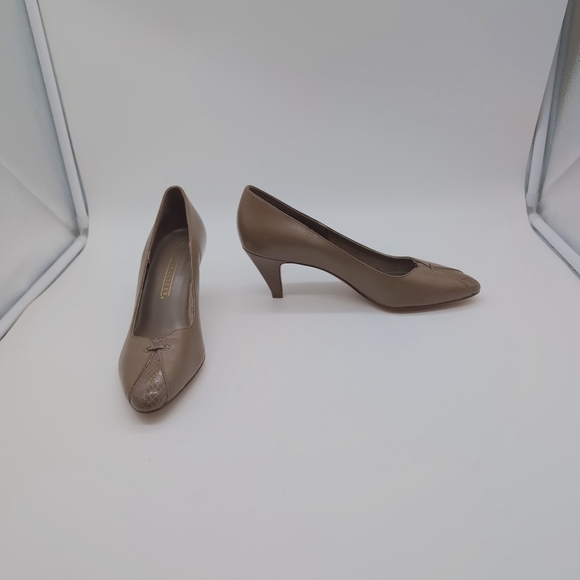 Vintage Naturalizer sz 7.5 Brown Leather Women's Heels Snake Print Accent - Picture 2 of 11